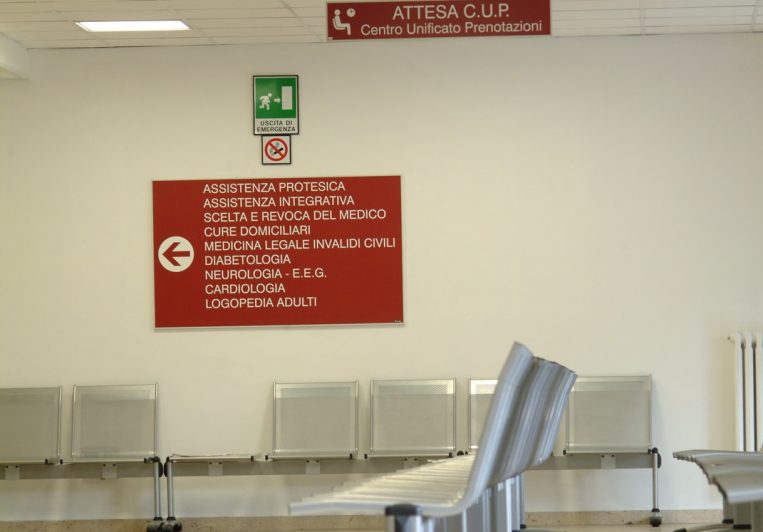 SISTEMI DI GESTIONE CODE SISTEMI DI GESTIONE CODE