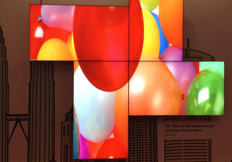 DIGITAL SIGNAGE & MARKETING DIGITAL SIGNAGE & MARKETING